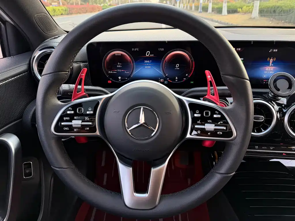 Mercedes-Benz A-Class 2021 — фото 13