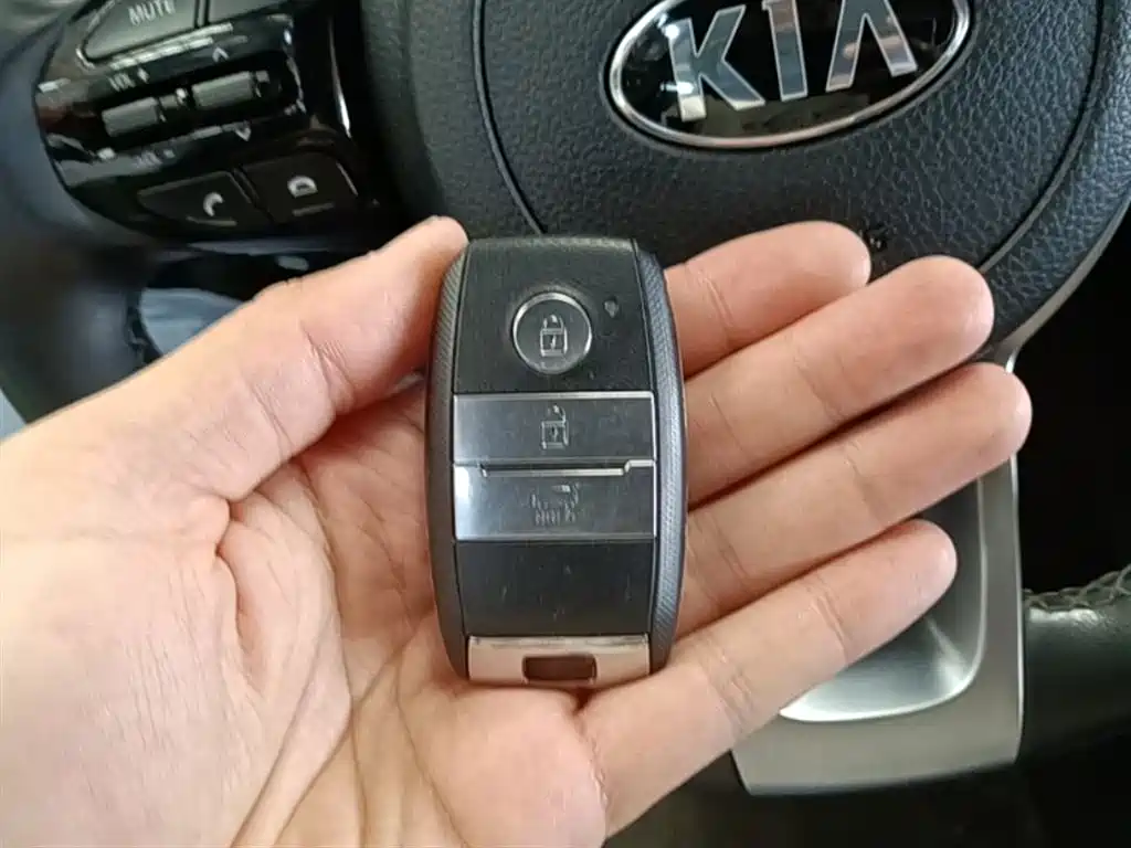 Kia KX1 2019 — фото 9