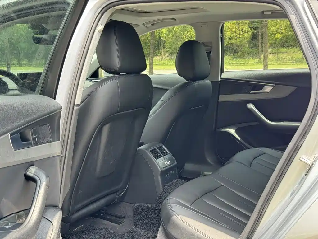 Audi A4L 2016