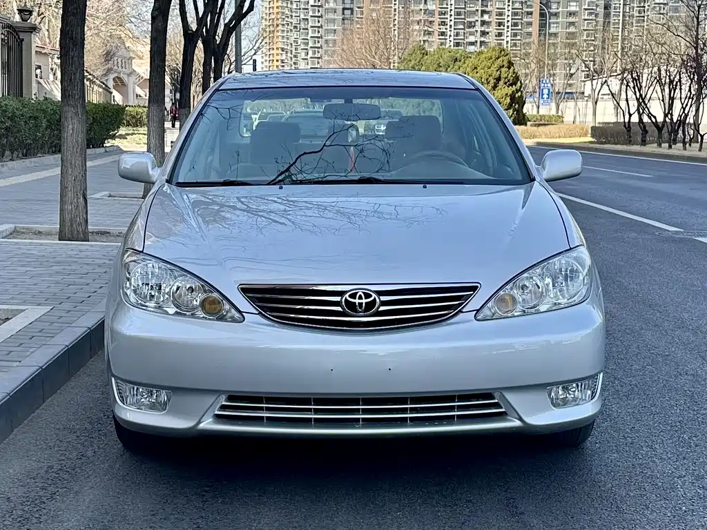 Toyota Camry 2005 — фото 2