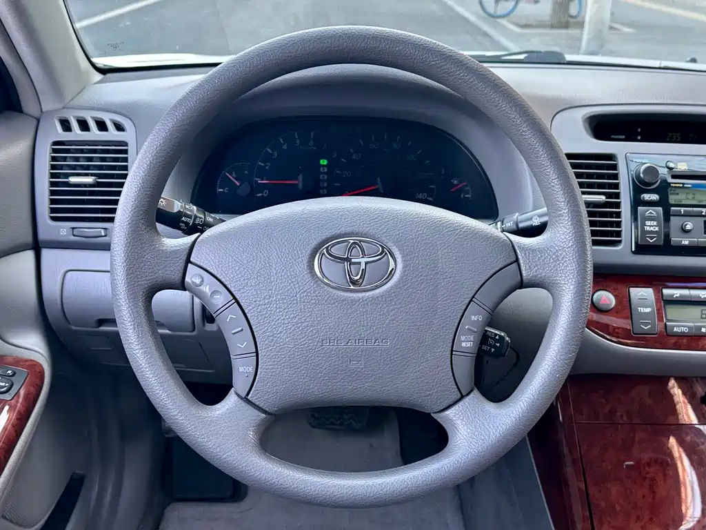 Toyota Camry 2005 — фото 7