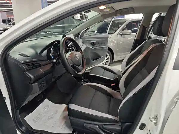 Toyota Yaris L 2021