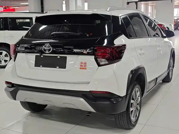Toyota Yaris L 2021