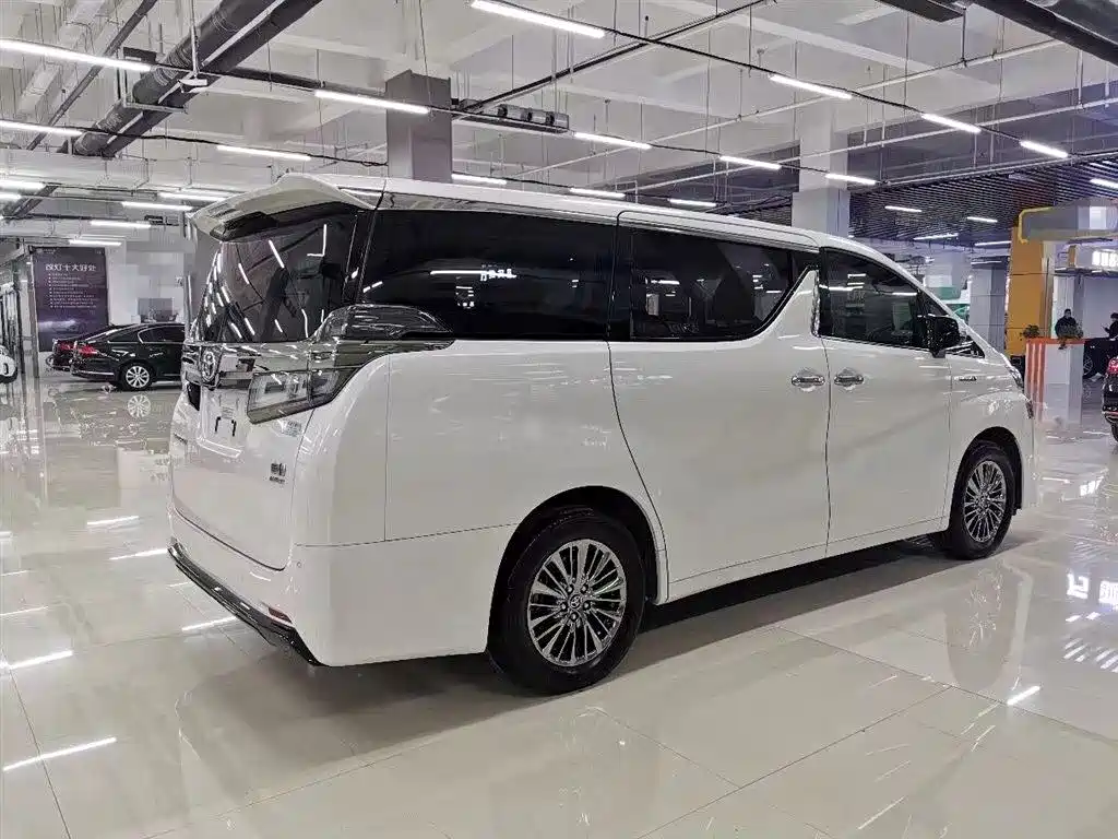 Toyota Vellfire 2019 — фото 9