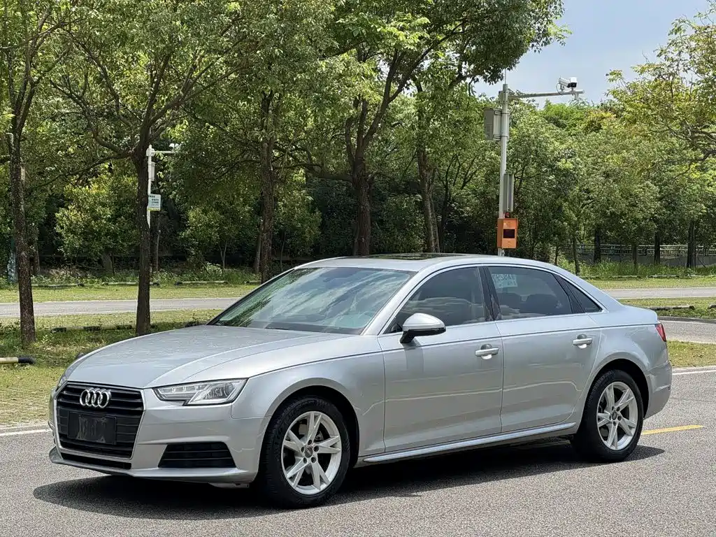 Audi A4L 2016