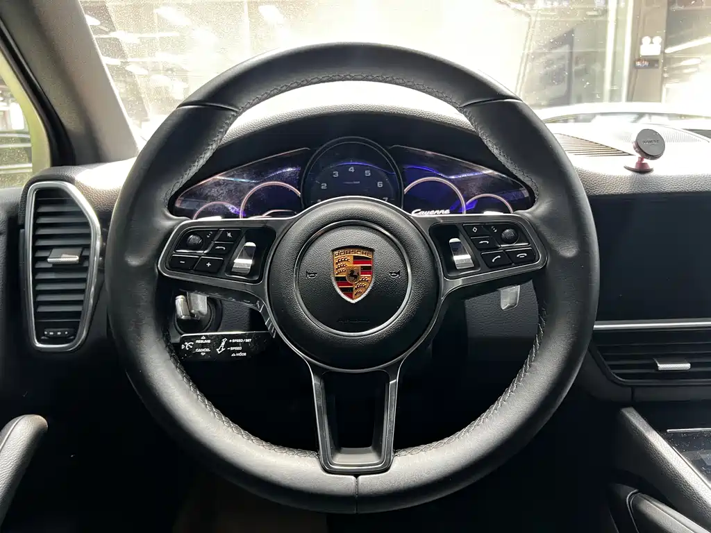 Porsche Cayenne 2018 — фото 9