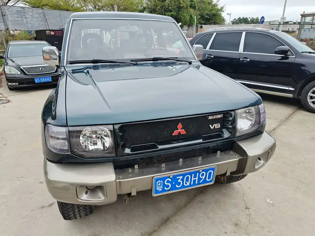 Mitsubishi Pajero 1996 — фото 25