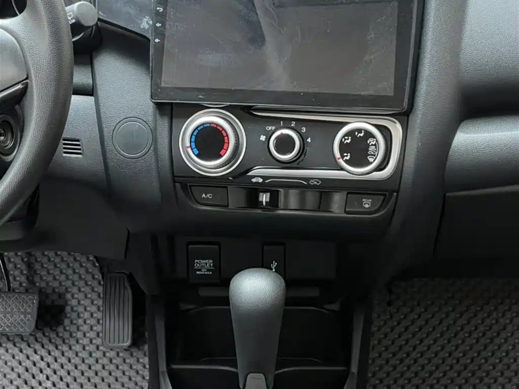 Honda Fit 2017 — фото 11