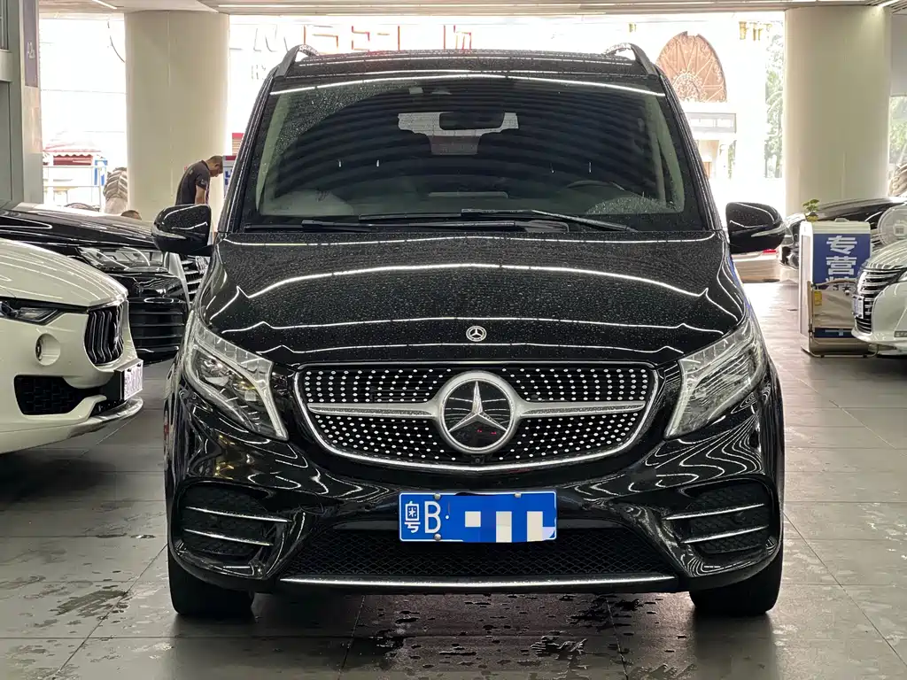 Mercedes-Benz V-Class 2023 — фото 2