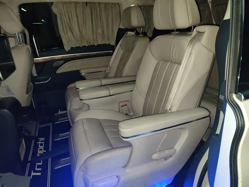 GAC Motor Trumpchi M8 2018 — фото 15