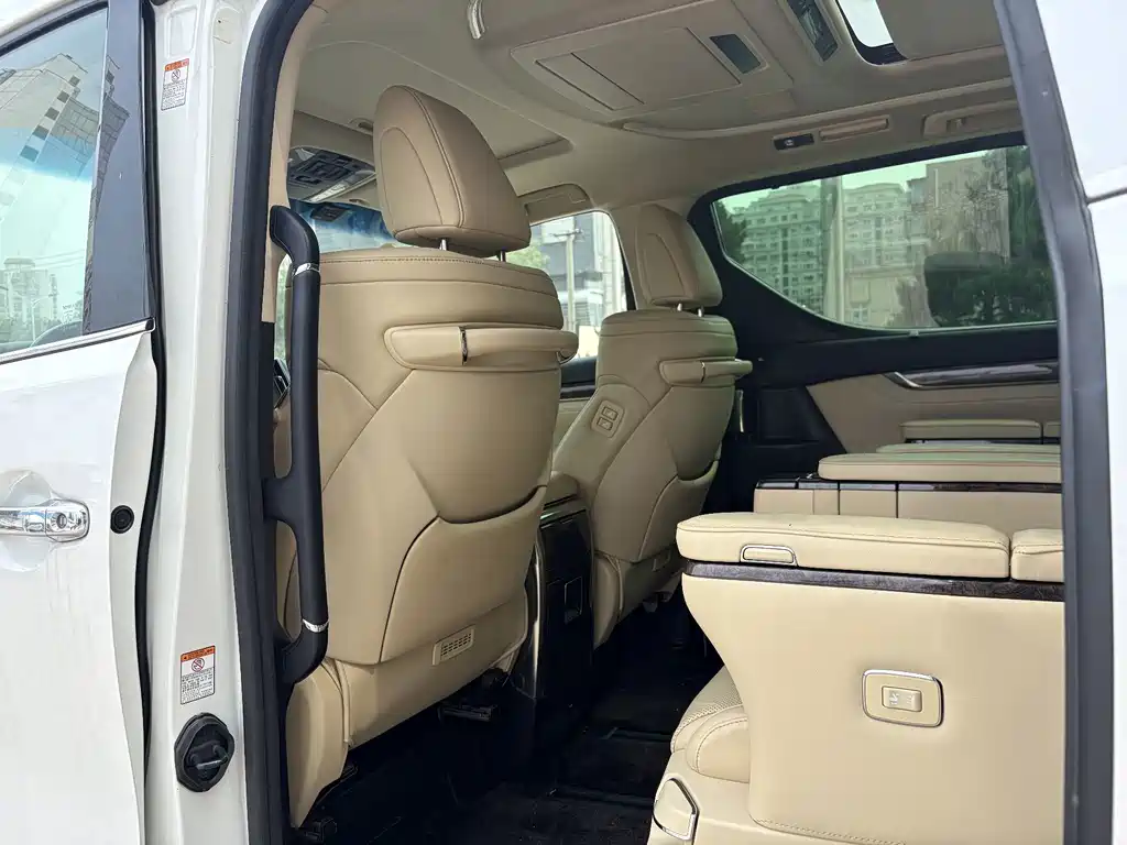 Toyota Alphard 2021 — фото 6