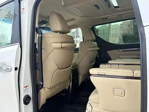 Toyota Alphard 2021