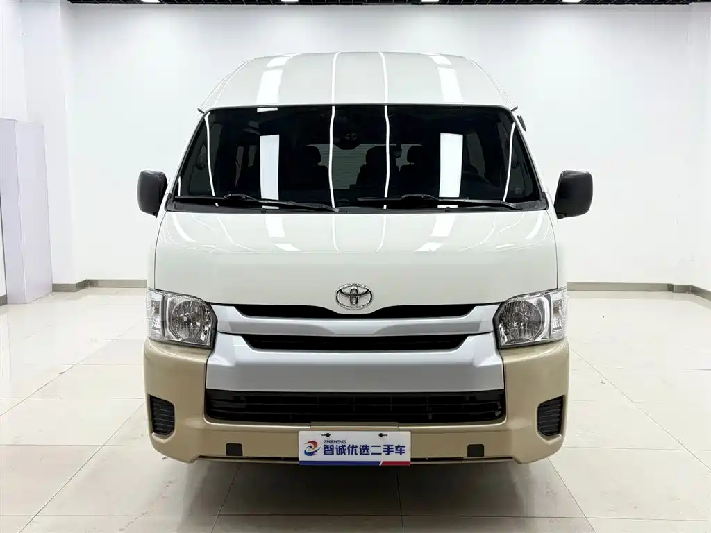 Toyota Hiace 2018 — фото 2