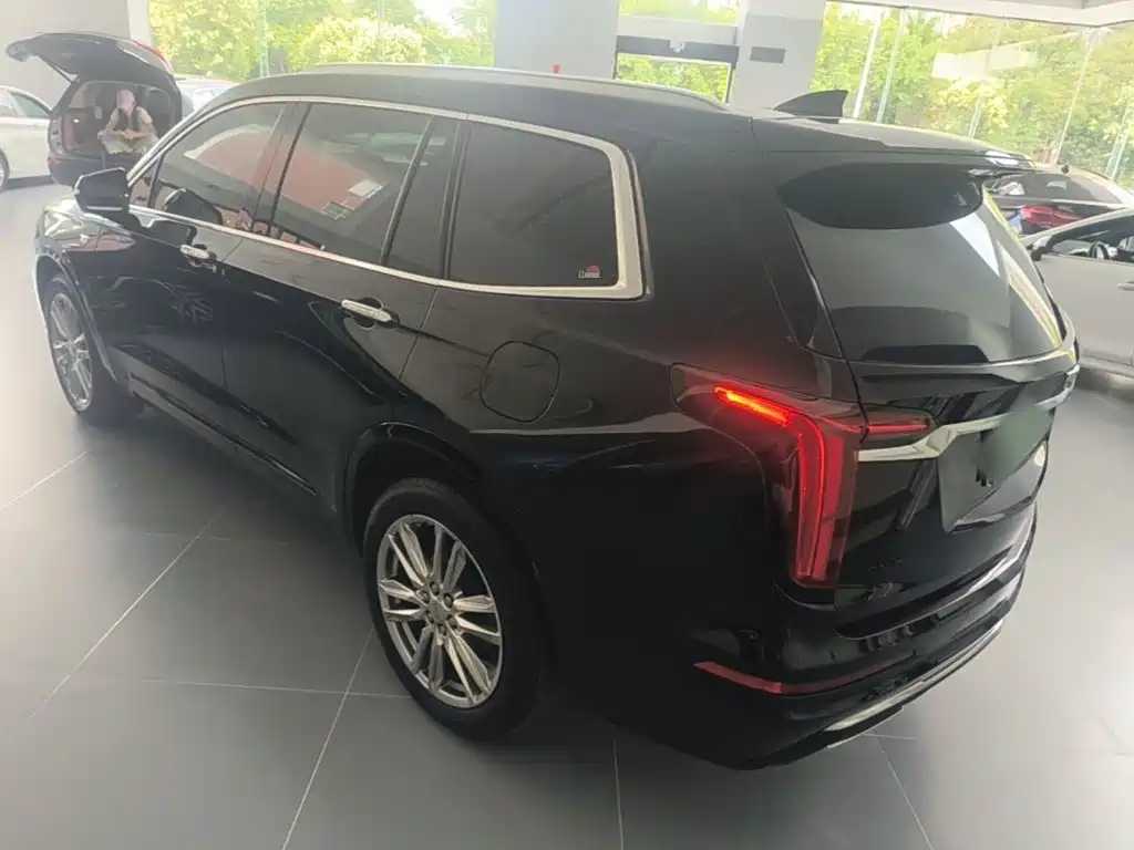Cadillac XT6 2022 — фото 5