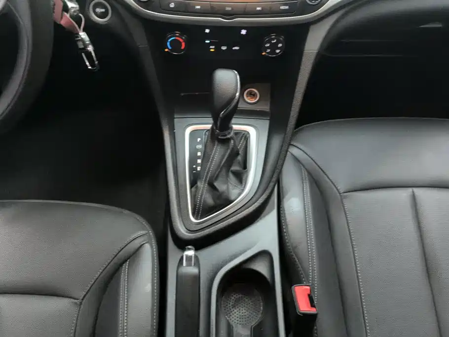 Buick Excelle 2021 — фото 16