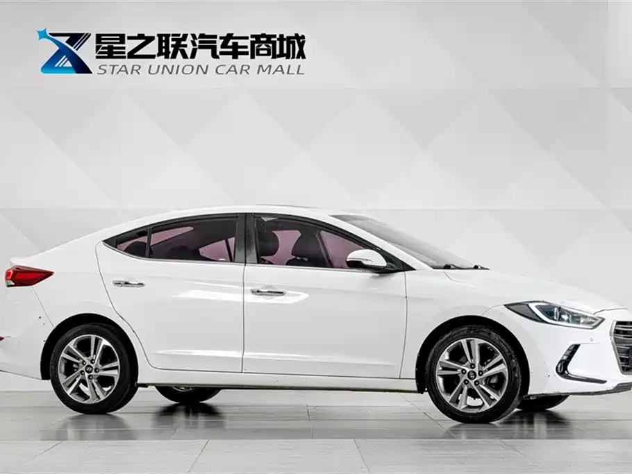 Hyundai Elantra 2018 — фото 5