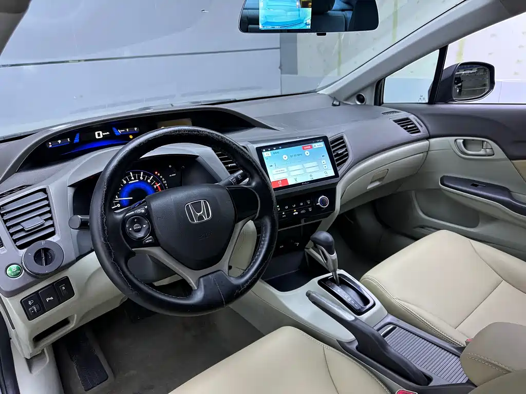Honda Civic 2014 — фото 10