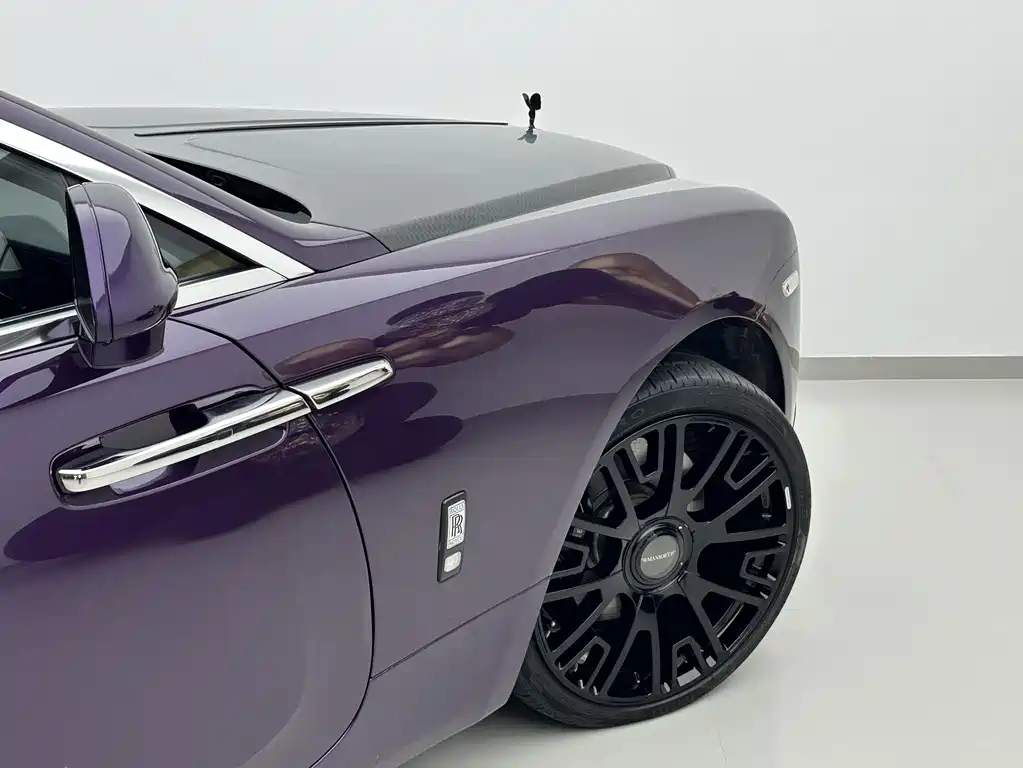 Rolls-Royce Phantom 2018 — фото 14