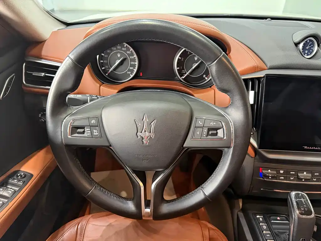 Maserati Ghibli 2021 — фото 8