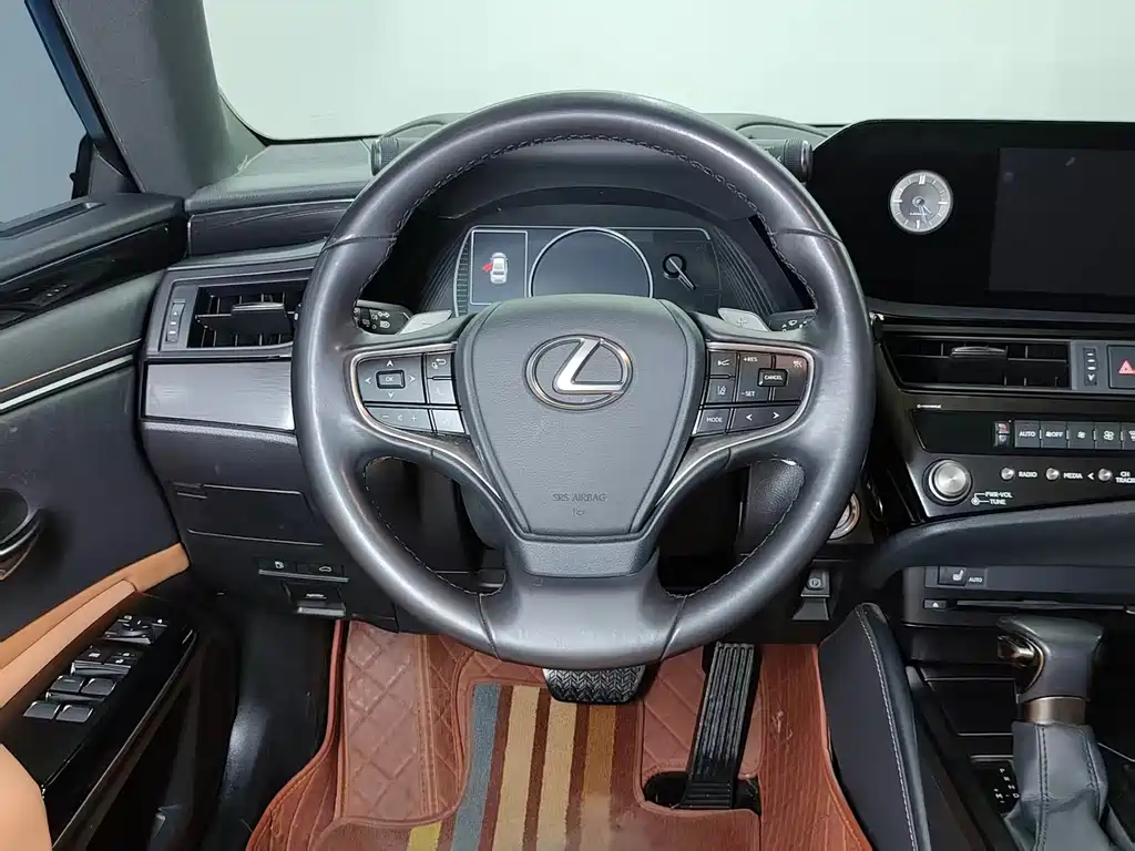 Lexus ES 2022 — фото 16