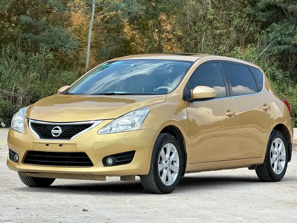 Nissan Tiida 2012