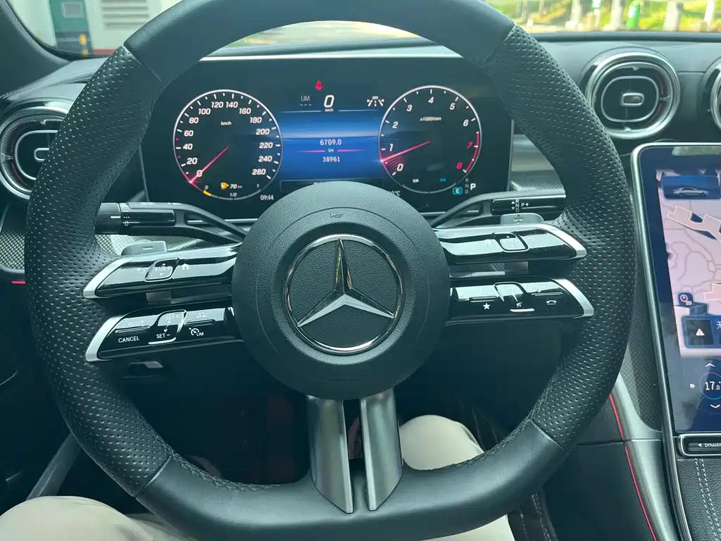Mercedes-Benz C-Class 2024 — фото 14