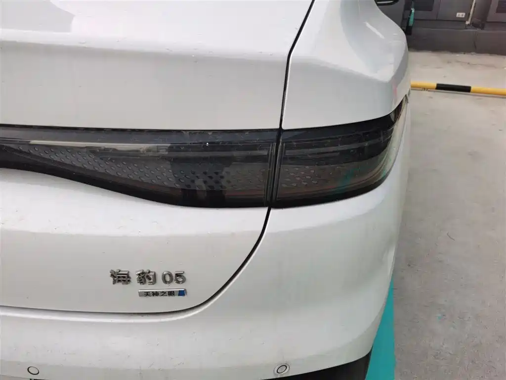 BYD Seal 05 DM-i 2025 — фото 8