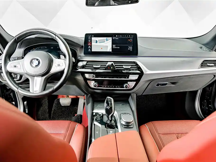 BMW 5 Series 2023 — фото 12