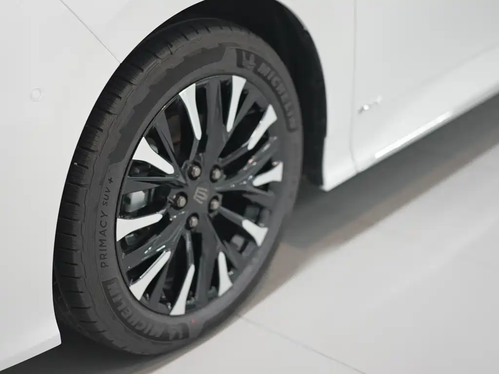 Toyota Vellfire — фото 9