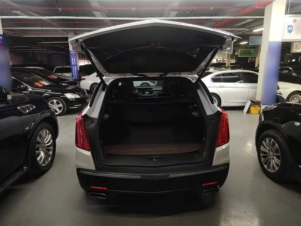 Cadillac XT5 2018 — фото 12
