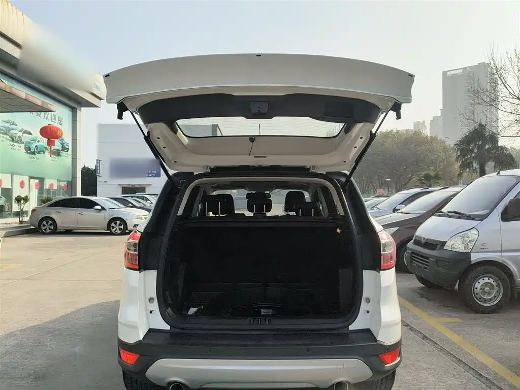 Ford Kuga 2016 — фото 19
