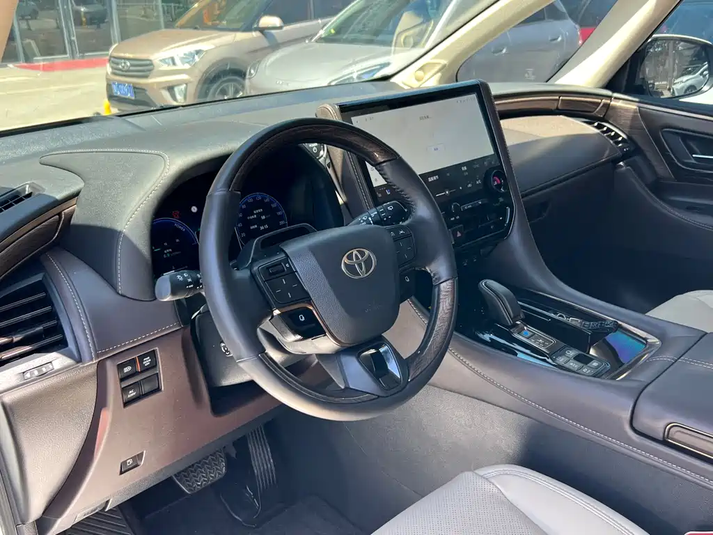 Toyota Alphard 2025 — фото 9
