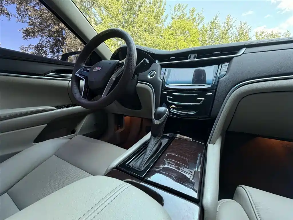 Cadillac XTS 2016 — фото 8