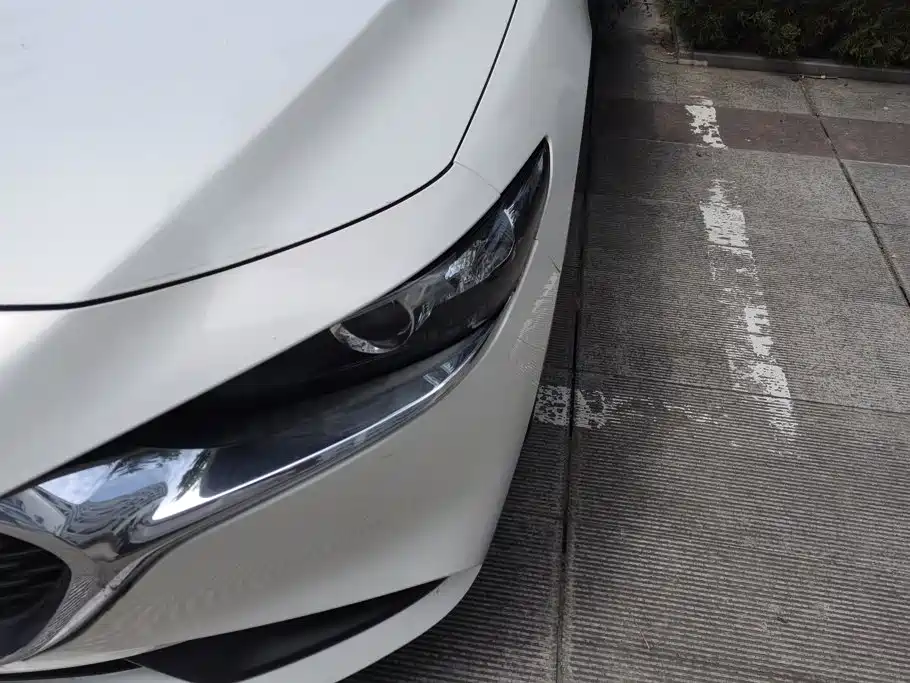 Mazda 3 Axela 2022
