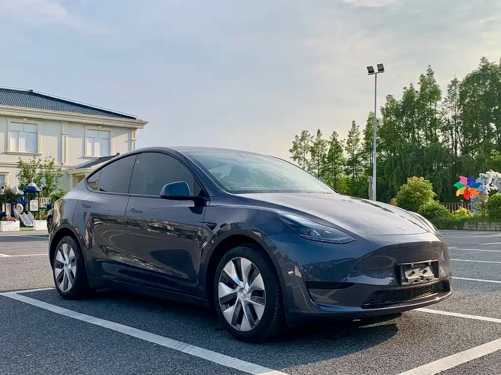 Tesla Model Y 2022 — фото 3