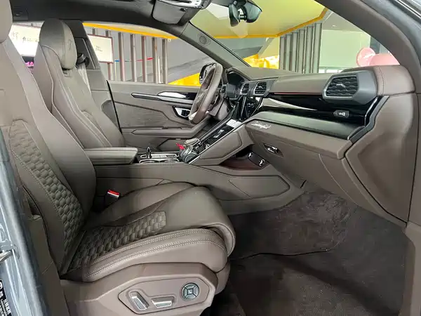 Lamborghini Urus 2023