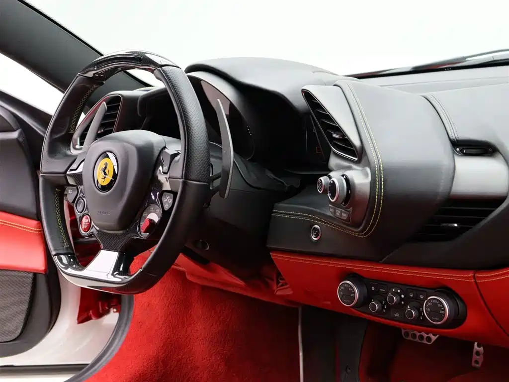 Ferrari 488 2017 — фото 14