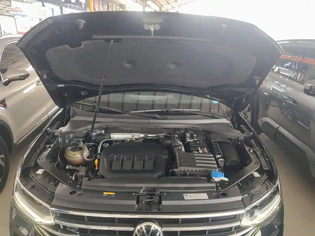 Volkswagen Tiguan L 2021 — фото 20