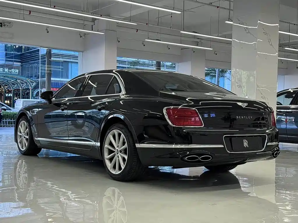 Bentley Flying Spur 2022 — фото 12
