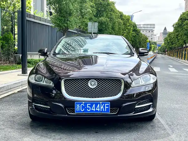 Jaguar XJ 2011