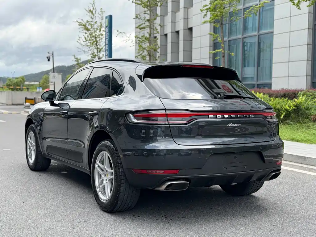 Porsche Macan 2020 — фото 15