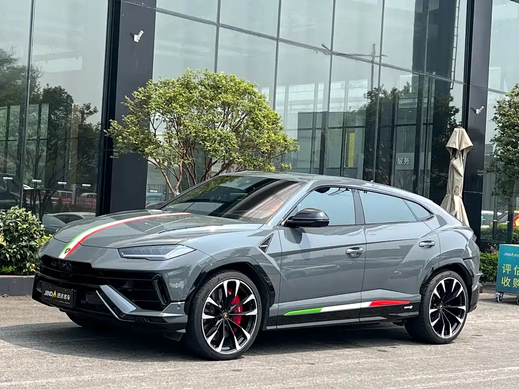 Lamborghini Urus 2024 — фото 1