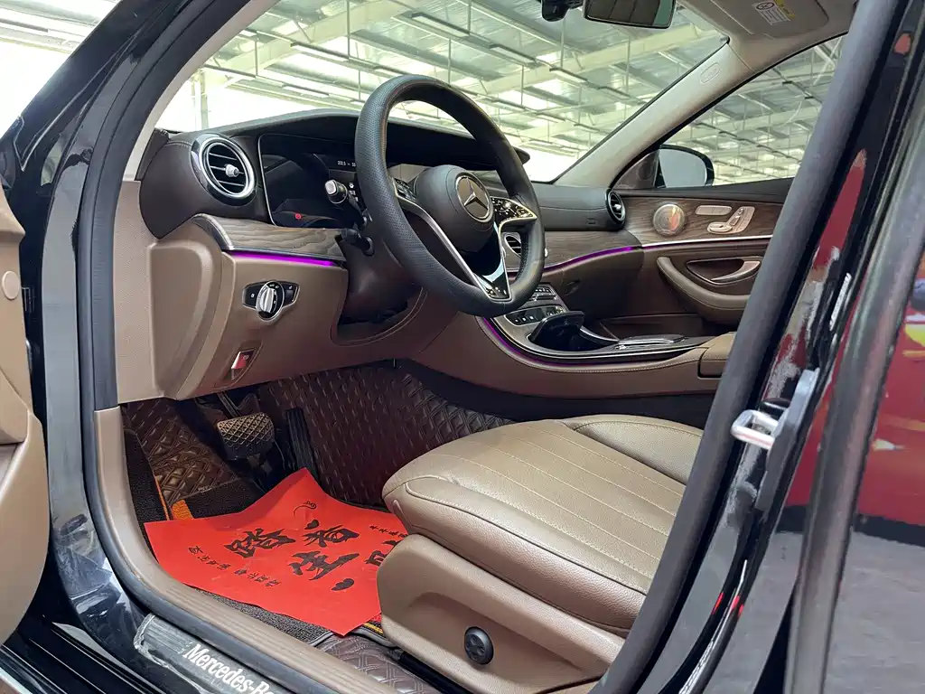 Mercedes-Benz E-Class 2023 — фото 16