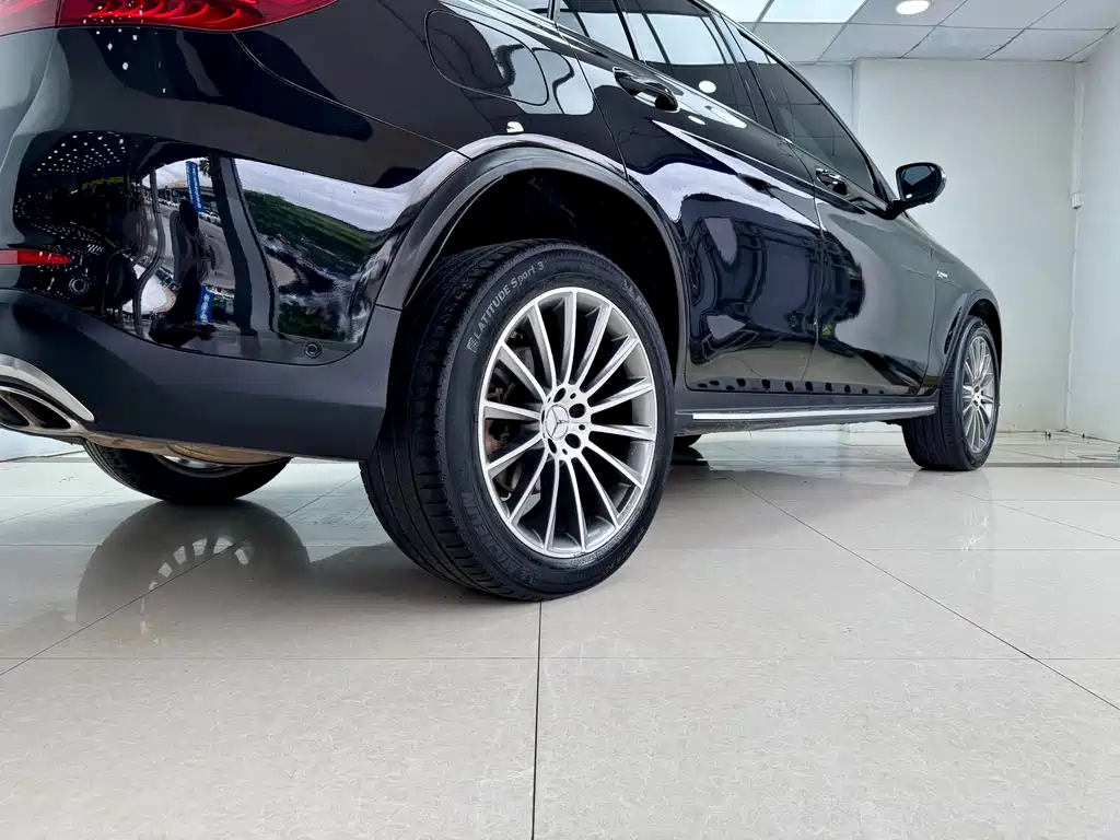 Mercedes-Benz GLC AMG 2018 — фото 21