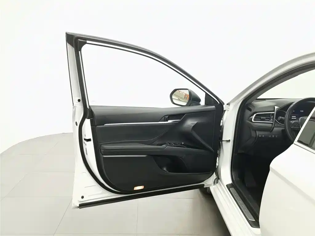 Toyota Camry 2020 — фото 8