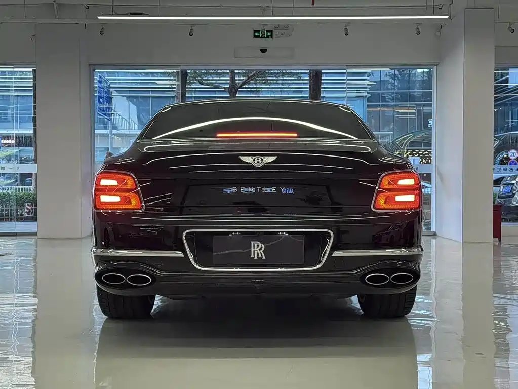 Bentley Flying Spur 2022 — фото 13