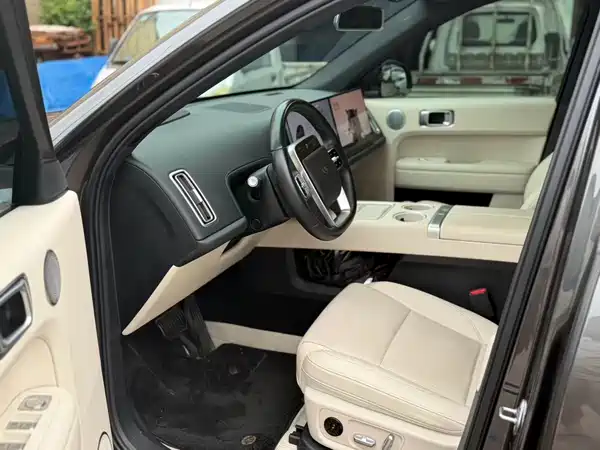 Li Auto L6 2024