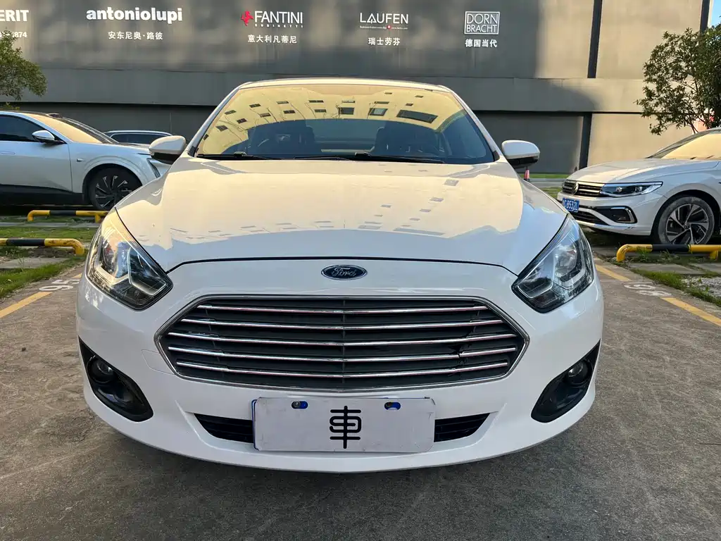 Ford Escort 2018
