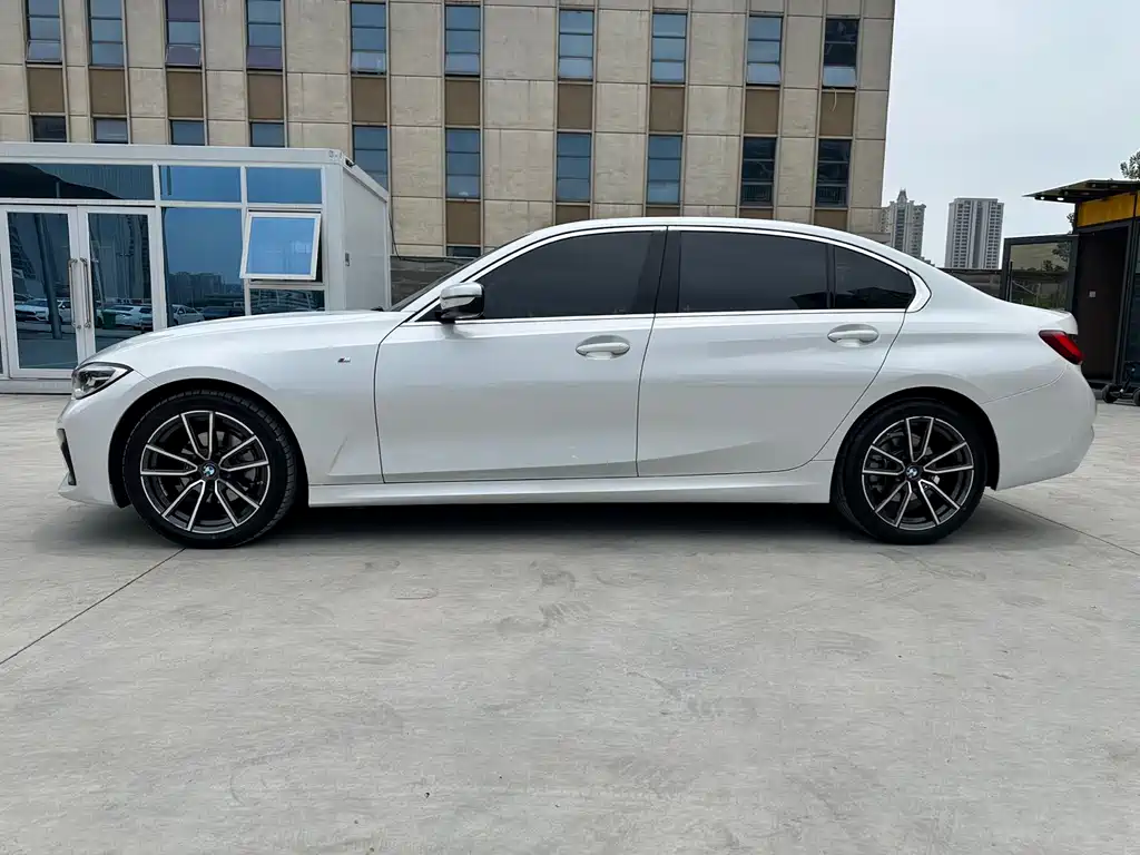 BMW 3 Series 2022