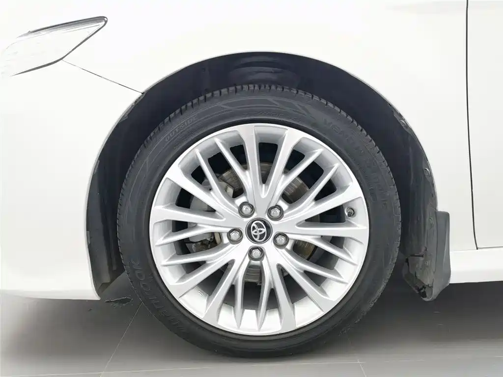 Toyota Camry 2020 — фото 17